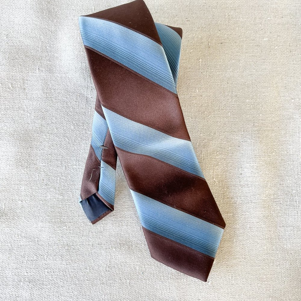 Jordache Vintage 1980s Necktie - Brown & Ombré Blue Stripes - Silk Poly Blend